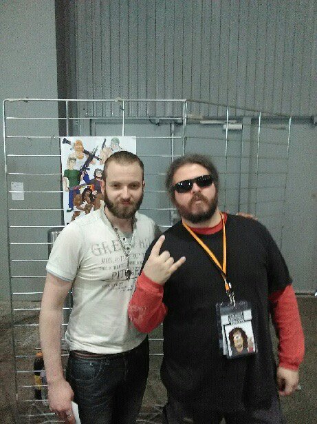 BadyTrash's tweet photo. Le réalisateur de @BadyTrash avec @caljbeut lors de la @metztorii57 . La meilleure rencontre de la #convention. #trash #artiste https://t.co/TVhT61Izlv