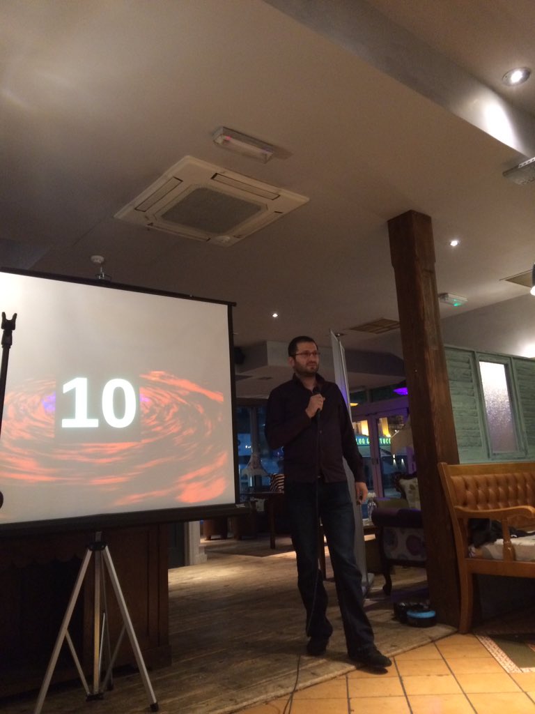 MallyPereyra's tweet photo. Explaining the magic of the power of 10 @pintofscience #soton by Dr. Diego Altamirano #pint17 @MissLRolf @lik_theng https://t.co/EP6Pl5ZkRJ