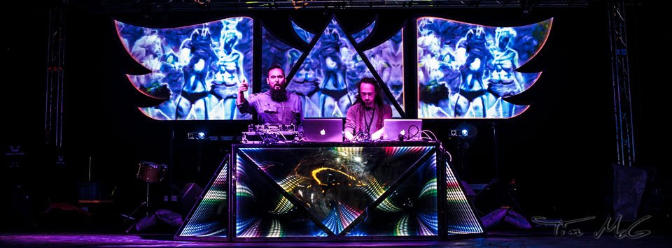 #IconicBloom brings your fave <a href="/SONIC_BLOOM/">SONIC BLOOM</a> acts to Chicago Friday &amp; Saturday!

theuntz.com/news/iconic-bl…<==

TIX: bit.ly/IconicBloom 🌻