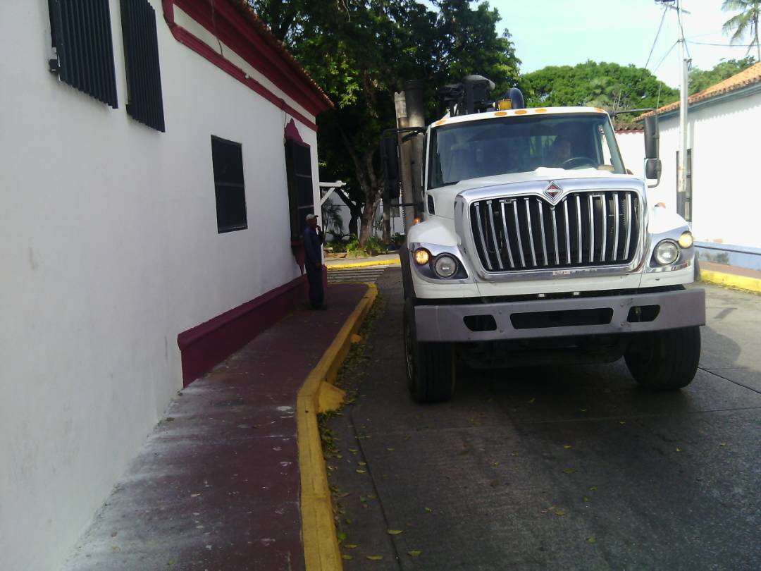 ObrasPublicasNE's tweet photo. Triunfando por Nueva Esparta #LaborEficiente apoyo del Vactor Mun Arismendi #PatriaConstituyente https://t.co/9nODfbHgYI
