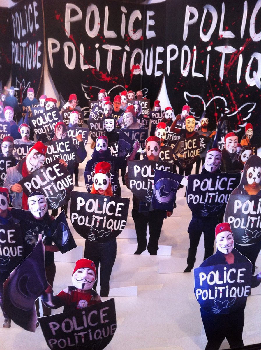 david_widge's tweet photo. Installation “La Fraternité contre la police Politique” au Centre culturel Georges-Vanier. #policepolitique #spvm https://t.co/rUPRsiE5Fc