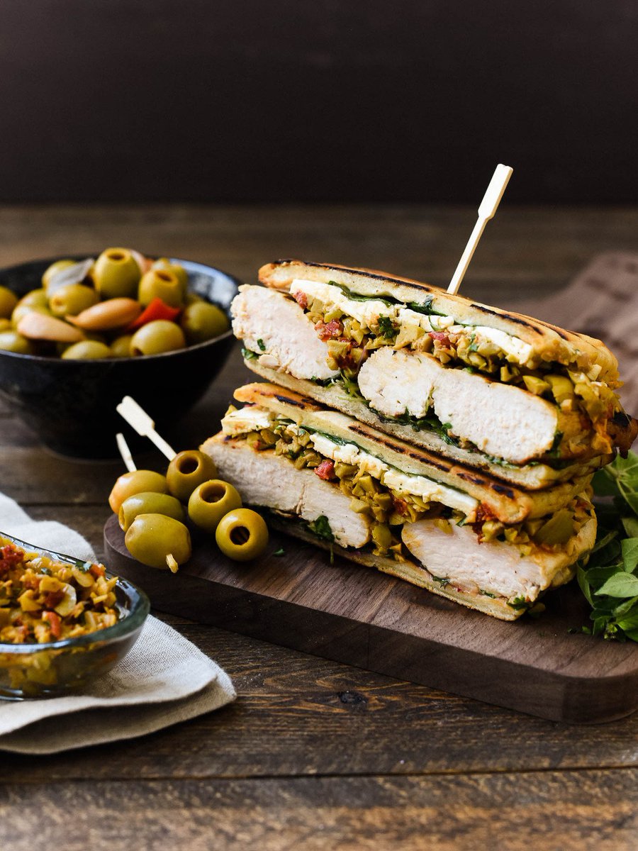 kitchconfidante's tweet photo. #Olive lovers, this #sandwich is for you! Olive-brined Chicken S... @lindsayolives #ad #noboringbites #lindsayolives https://t.co/l9dKnTicmj https://t.co/r9iikEO0c1