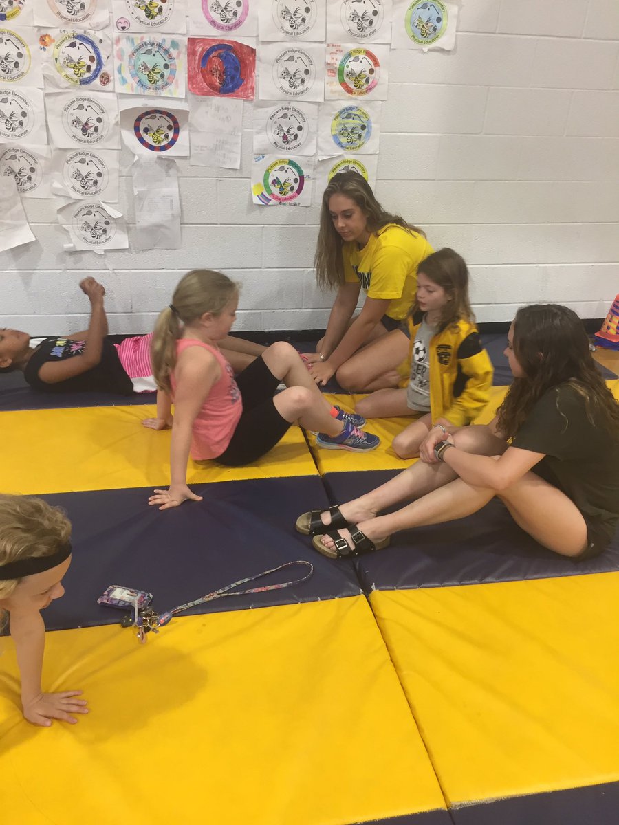 ctrain003's tweet photo. Dev. psych gets active with Pleasant Ridge 3rd graders! #SHSLEARN https://t.co/vVOqln7glt