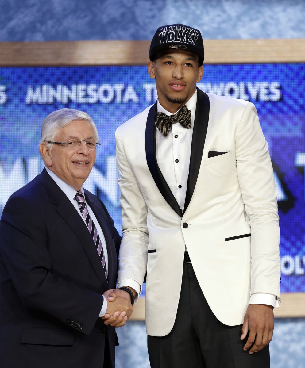 ThunderManiaBR's tweet photo. #ThunderDraft: Roberson foi selecionado pelo Wolves na 26ª posição do draft da NBA de 2013, mas na mesma noite, foi negociado com o Thunder. https://t.co/GBkCOVC3g5
