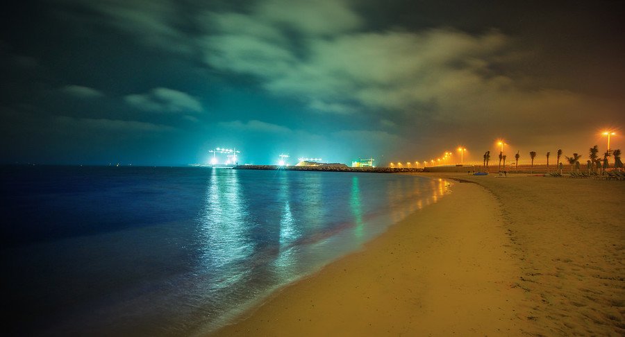 mally_dick's tweet photo. A Lonely Walk in Dubai https://t.co/Sq9IyeDe3d https://t.co/FfjJjZVYf6
