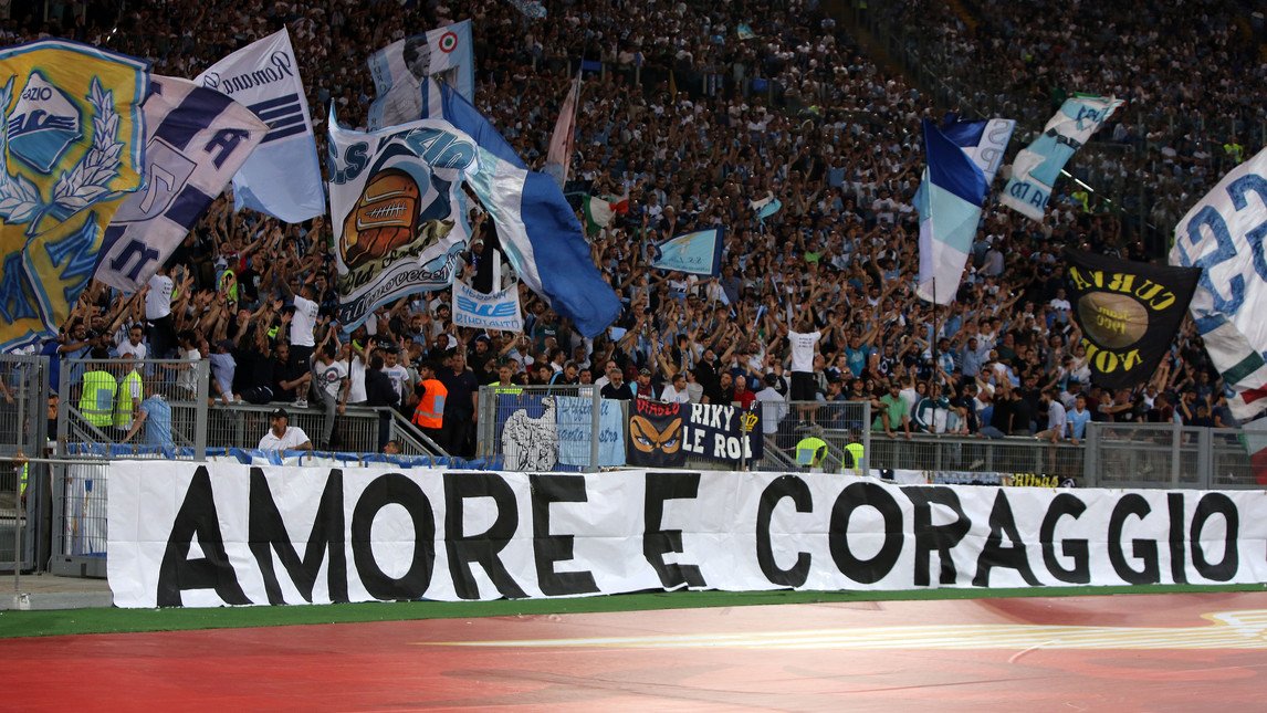 sslazioes's tweet photo. Curva Nord #FORZALAZIO sempre! #JuveLazio 2-0 #FinalTIMCup ๐๐ฎ๐น https://t.co/SBwKNGtGLA