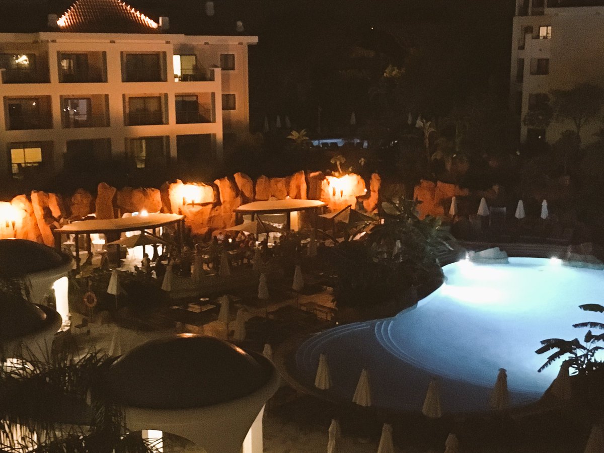 ICVandE's tweet photo. Tonight's welcome dinner in the Aquarela restaurant @HiltonVilamoura great kick off to the EU Summit #eventprofs #portugal https://t.co/QeUYz40QFt