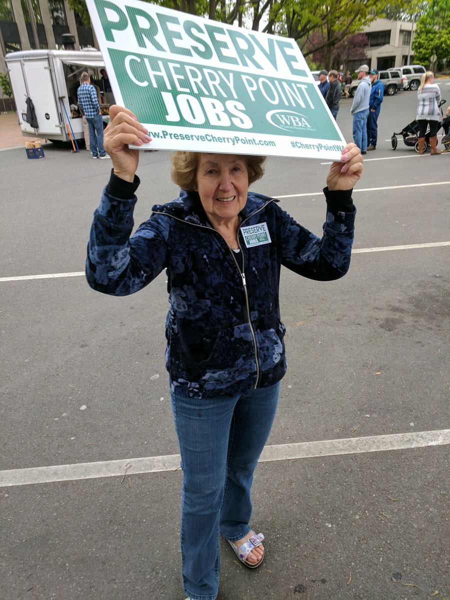 CommonThreadsNW's tweet photo. Thank you to all who came to the #WakeUpWhatcom Rally!! https://t.co/MgKxFWsJ3W