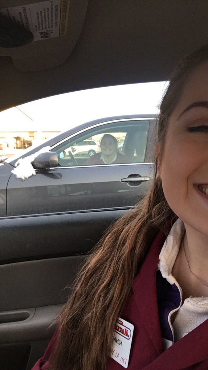 itssninaaok's tweet photo. happy birthday darrel🎉💙💙 #mbsquad #slavebasket #marketcasket @DanielleBeegan https://t.co/r0B0xR7l5t