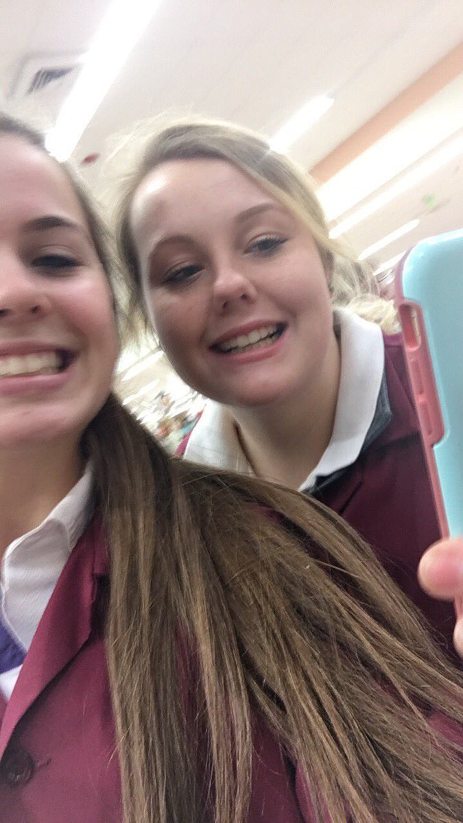 itssninaaok's tweet photo. happy birthday darrel🎉💙💙 #mbsquad #slavebasket #marketcasket @DanielleBeegan https://t.co/r0B0xR7l5t