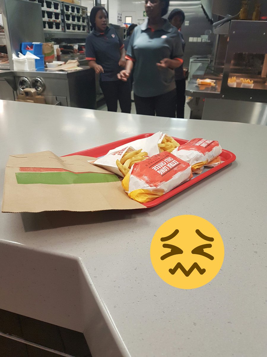 Gamingworldsa's tweet photo. @BurgerKing 
#BurgerKing Bad service at Cape Town Branch https://t.co/XevtRD979R