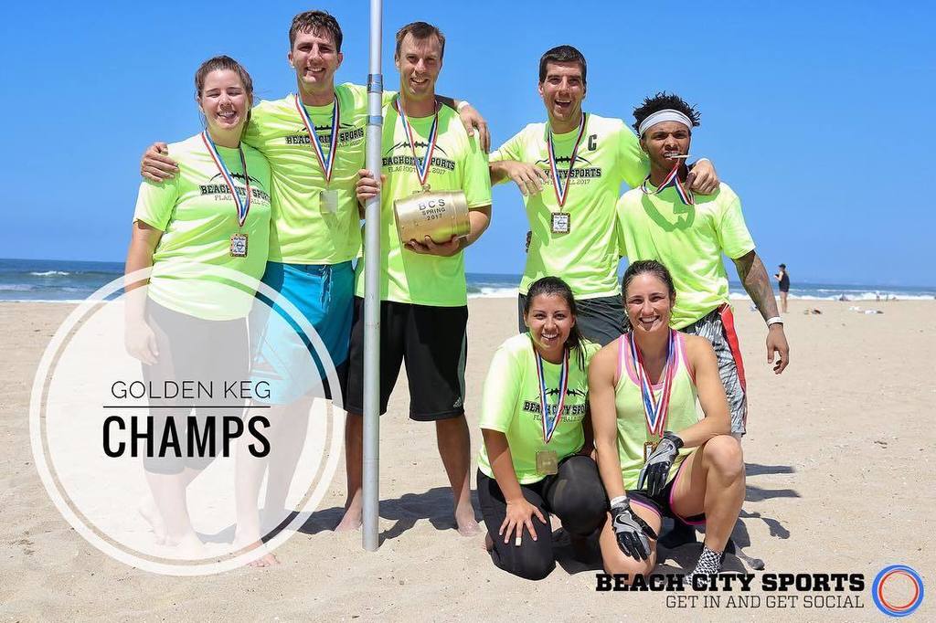 BeachCitySports's tweet image. Starting off our #huntingtonbeach league, the champs for our Golden Keg division goes to team Comes From Behind. #1stplace🏆 #startedfromthe…