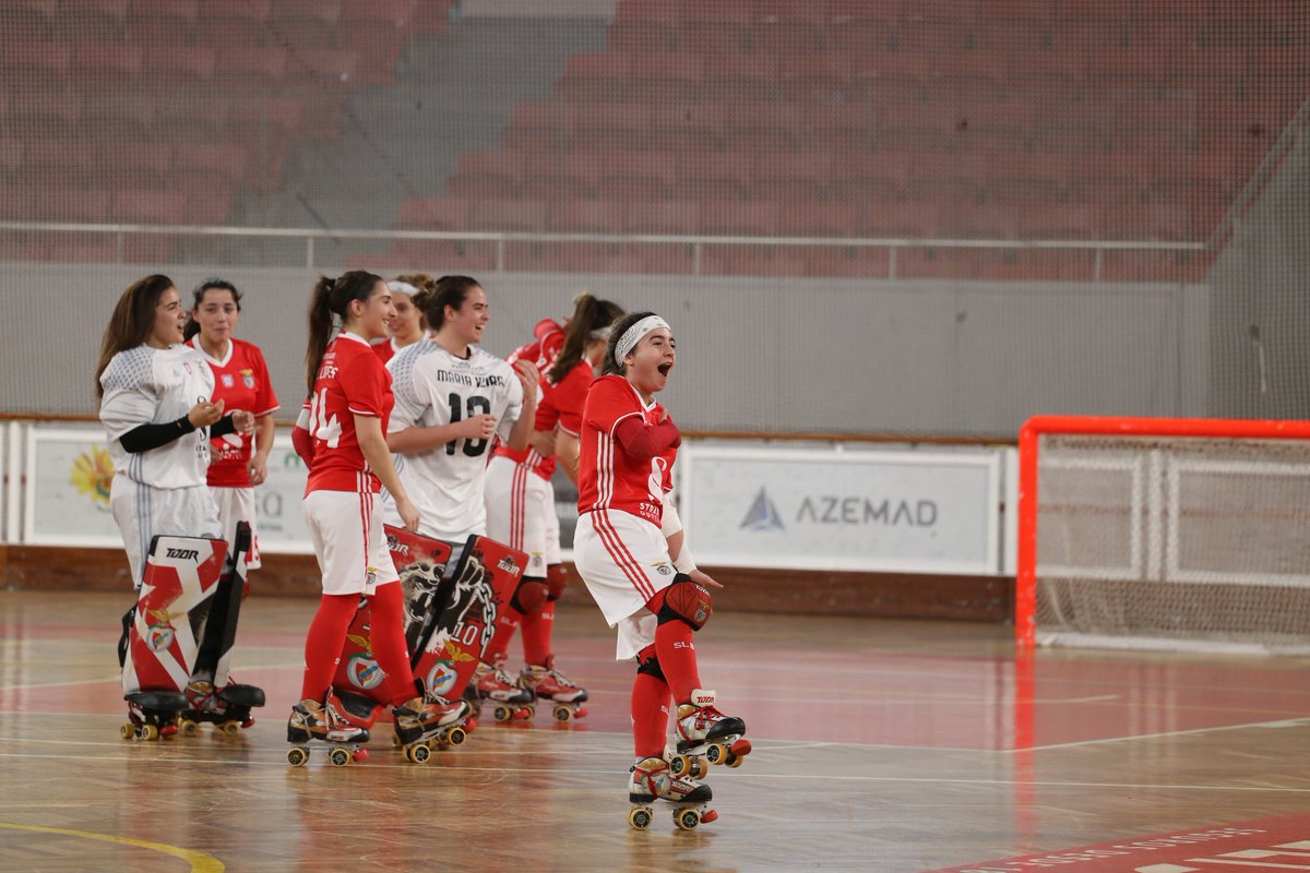 anaarsenio55's tweet photo. Benfica, o amor da minha vida! 😍❤ #63 https://t.co/4rFUZqIPDJ