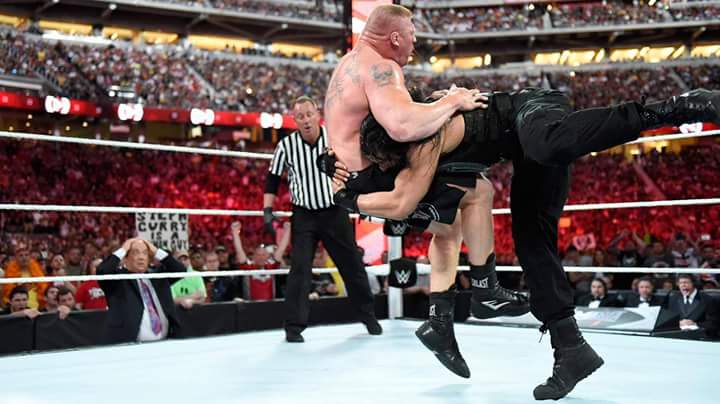 SalikSA962000's tweet photo. @WWERomanReigns is come next steps #UnviersalChampionship face to face @BrockLesnar #WreslterMaina31 #FastLane2016 #ThisIsMyYardNow Winner. https://t.co/ZlNtpmHHdC