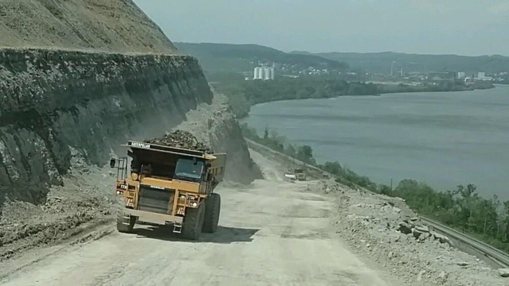 IUOELocal18's tweet photo. #bigiron #unionoperators https://t.co/RAc19r2Rdi