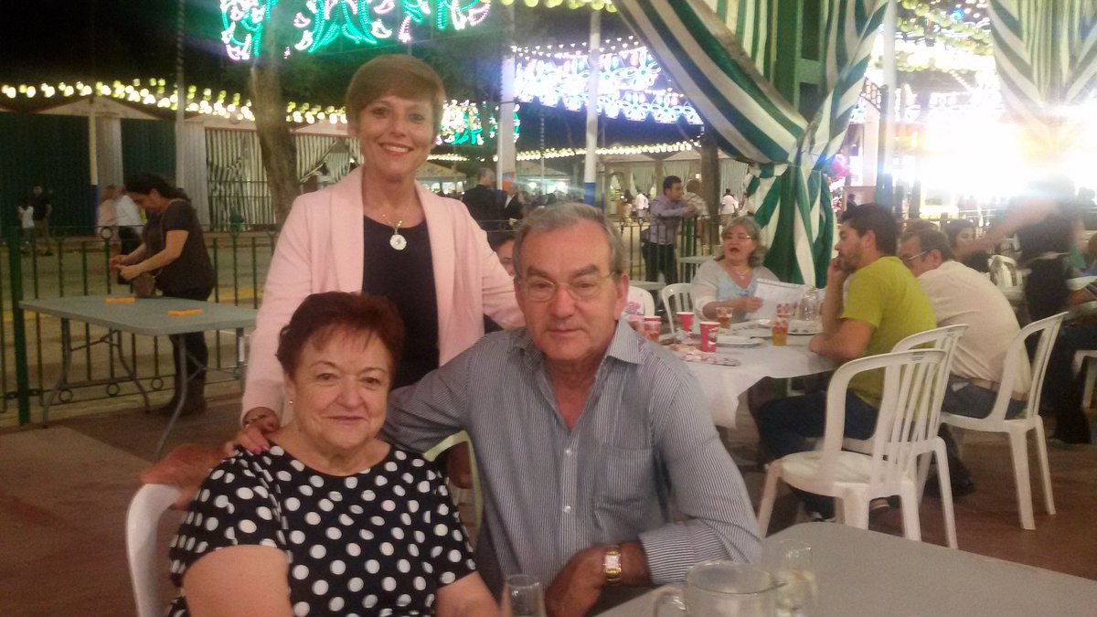 Macueslaurista's tweet photo. Gracias por tantos buenos momentos,to no va hacer malos ,os adoro @angelesromerog y mi Manolo ,sois especiales ya lo sabéis https://t.co/b7RDe00g1C