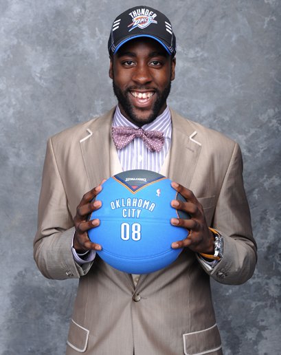 ThunderManiaBR's tweet photo. #ThunderDraft (bônus): James Harden foi selecionado pelo Thunder na primeira rodada do Draft da NBA de 2009 como a terceira escolha geral. https://t.co/TPboQG9O73