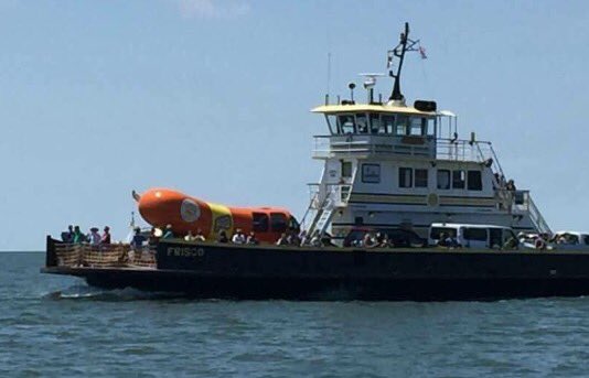NorCakSoul's tweet photo. Things you rarely see in NC 🌭🛳 An Oscar Meyer Wiener Mobile on a ferry 📷 shared from the NC Ferry System #thingsyouseeinnc #norcak https://t.co/w01aaNLdIo