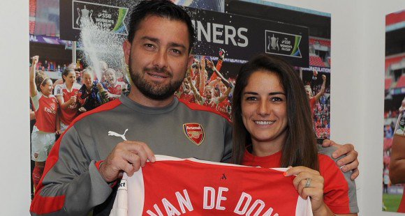 Een puntje voor <a href="/SarivVeenendaal/">Sari van Veenendaal</a> <a href="/DanielleDonk/">Danielle van de Donk</a> <a href="/DominiqueJansse/">Dominique Janssen</a>, geen minuten <a href="/ShaniceJanice/">Shanice vd Sanden</a>, verlies <a href="/DoBruinenberg/">DominiqueBruinenberg</a> voetbalcentraal.nl/nieuws/149403/…