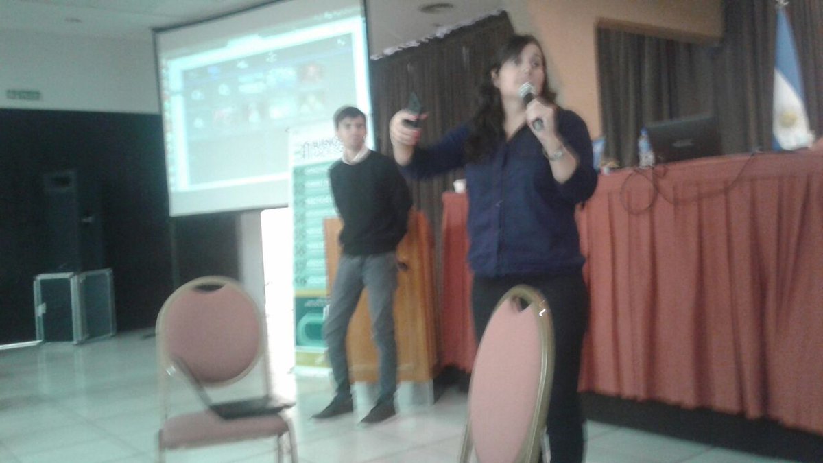 JuliOlhasso's tweet photo. Encuentro de Formación e Intercambio en Mar del Plata. Usamos el celular y llevaremos las propuestas al aula #efidfc @BaheDfc https://t.co/nesFlvnut7