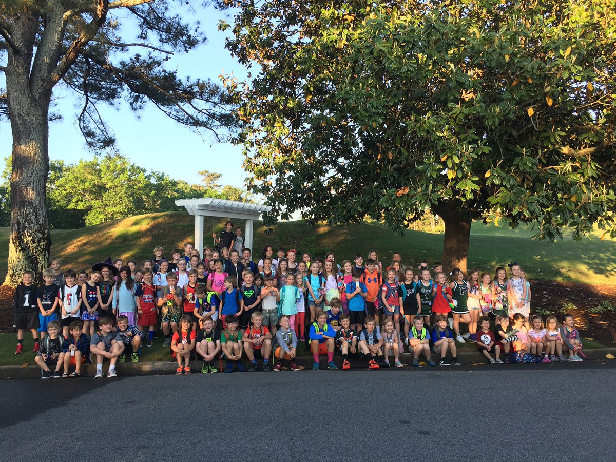 OurBrookfield's tweet photo. Great 'Walk to School' to @MPE_Mustangs this AM with these BCC kids! Thnx to Bri &amp; @BrookfieldCC for hosting breakfast again! #RoswellGA https://t.co/ChPH4sdzES