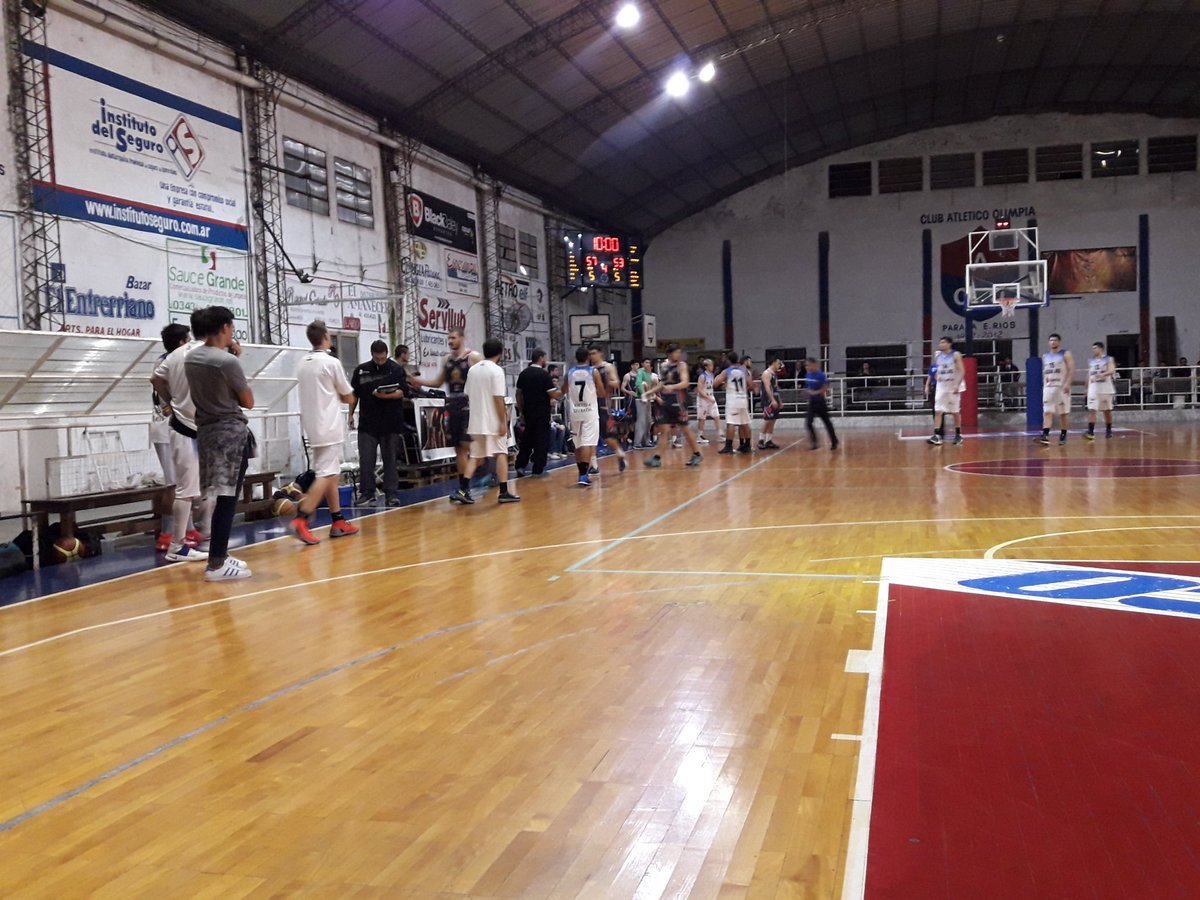 Anoche comenzaron los play off del #DosOrillas. Fue derrota de nuestro equipo en condición de visitante por 57 a 53 contra Olimpia de Parana