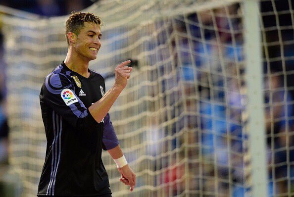 AdrianaMonsalve's tweet photo. Le preguntaron a @Cristiano: ¿cuánto falta para el título liguero? ⚽🇪🇸 https://t.co/0fUTexVjXJ