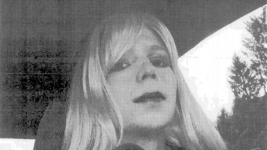 #Cannes2017: Laura Poitras executive producing Chelsea Manning doc #XYChelsea goo.gl/fbhtBe