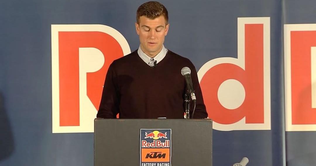 WATCH <a href="/RyanDungey/">Ryan Dungey</a> retirement speech
<a href="/SupercrossLive/">Supercross LIVE!</a> #SXNE #Contest.

... - sot.ag/6g7XG