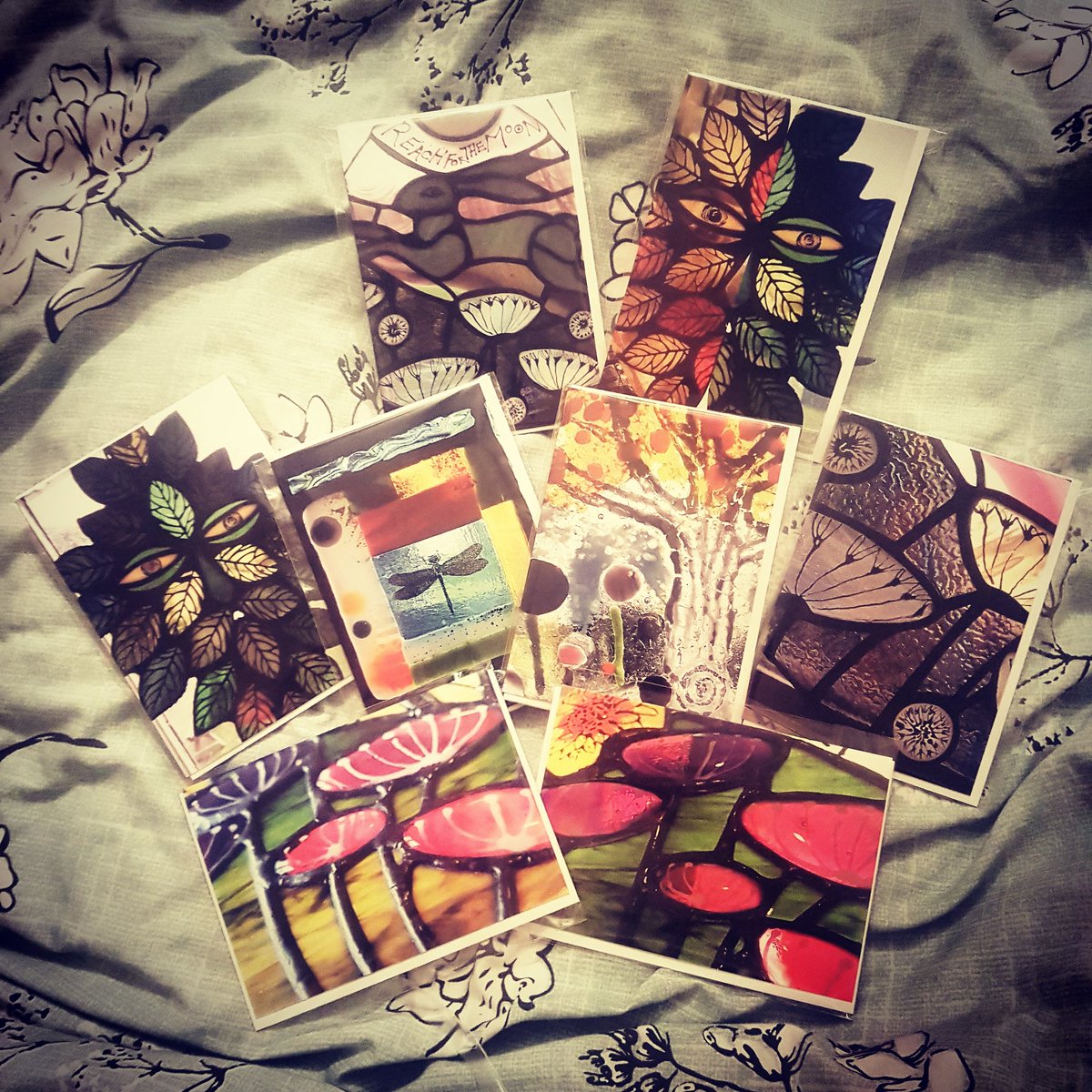 meaker_alison's tweet photo. Greeting cards now available Β£2.50 #CraftHour #stainedglass #devoncrafts #CraftHour #HandmadeHour # https://t.co/wvXxHSSRjo
