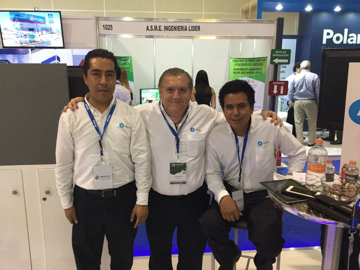 alvicmx's tweet photo. Wilberts Pano, Gerente de Operaciones, Saúl Demeneghi Consult Senior, Freddy Reyes Consult Senior México en Onexpo 2017 https://t.co/X9OGy8IiMl
