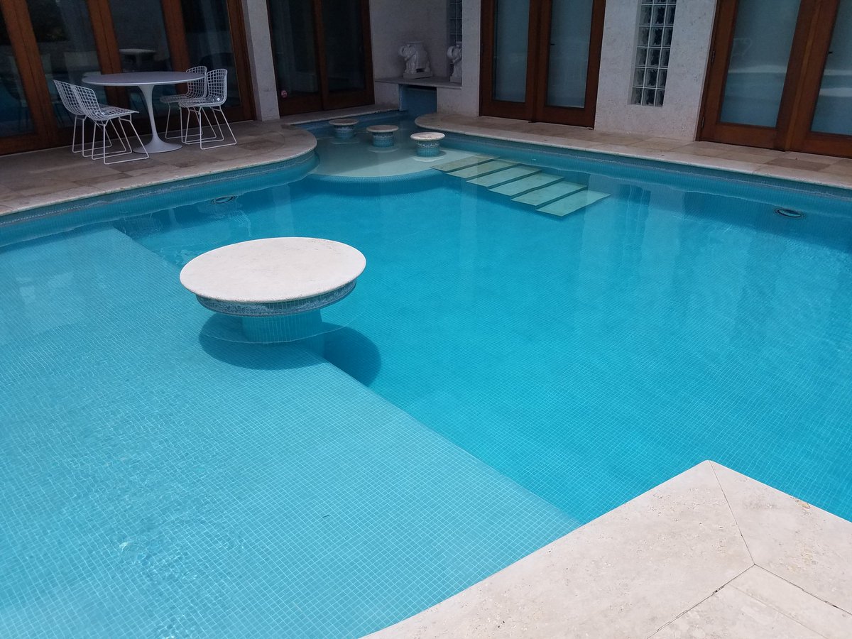 JustAPoolGuy's tweet photo. Happy pool. #swimmingpool #pool #poolguysrule #poolguy https://t.co/mxQWtEBYd2