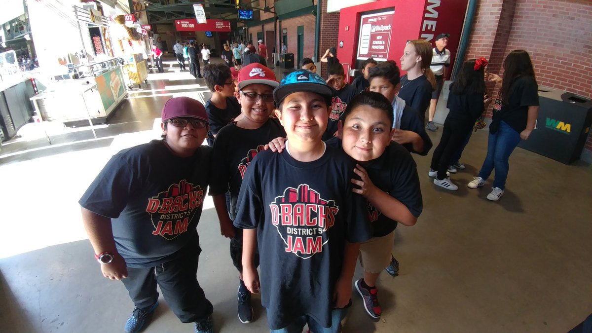 CSDBishop's tweet photo. More Dbacks pics 😀 @leapfrog2025 @tarverschool @Dbacks @csdedservices https://t.co/3ptjMY6nC4