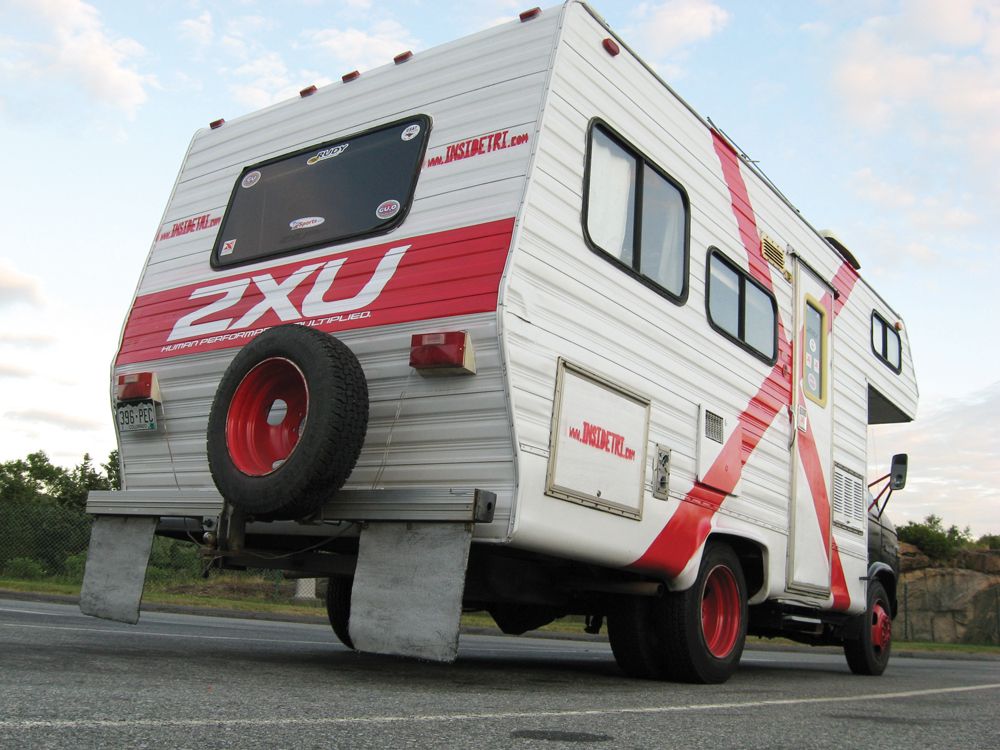 What a way to chase triathlon! #triathlon #vanlife buff.ly/2qKwrIG