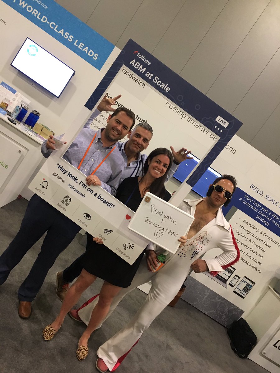 folloze's tweet image. Got the whole crew on board with Elvis, @Brandwatch and #technologyAdvice @siriusdecisions #SDSummit #LasVegas