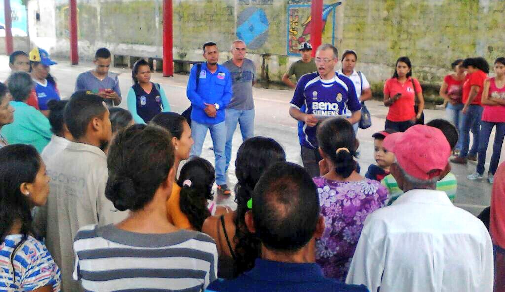 DPDYaracuy_'s tweet photo. @DPDYaracuy_ Forma a UBCH con conversatorio "Entes Corresponsables En Materia de Prevención" en #MiercolesDePoderPopular @NPerozoWayuu https://t.co/KLVSXr29pI