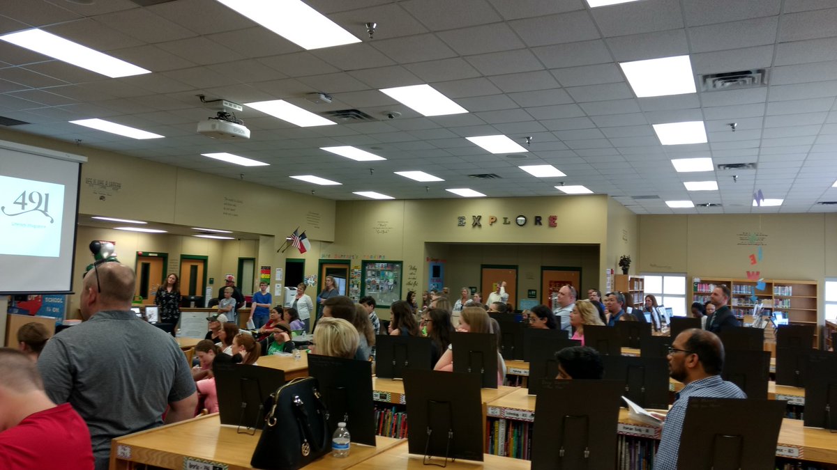 PISDReynolds's tweet photo. Big crowd for the @PISDReynolds Anthology Project Reveal #prospernextlevel https://t.co/5tFvxTApyp