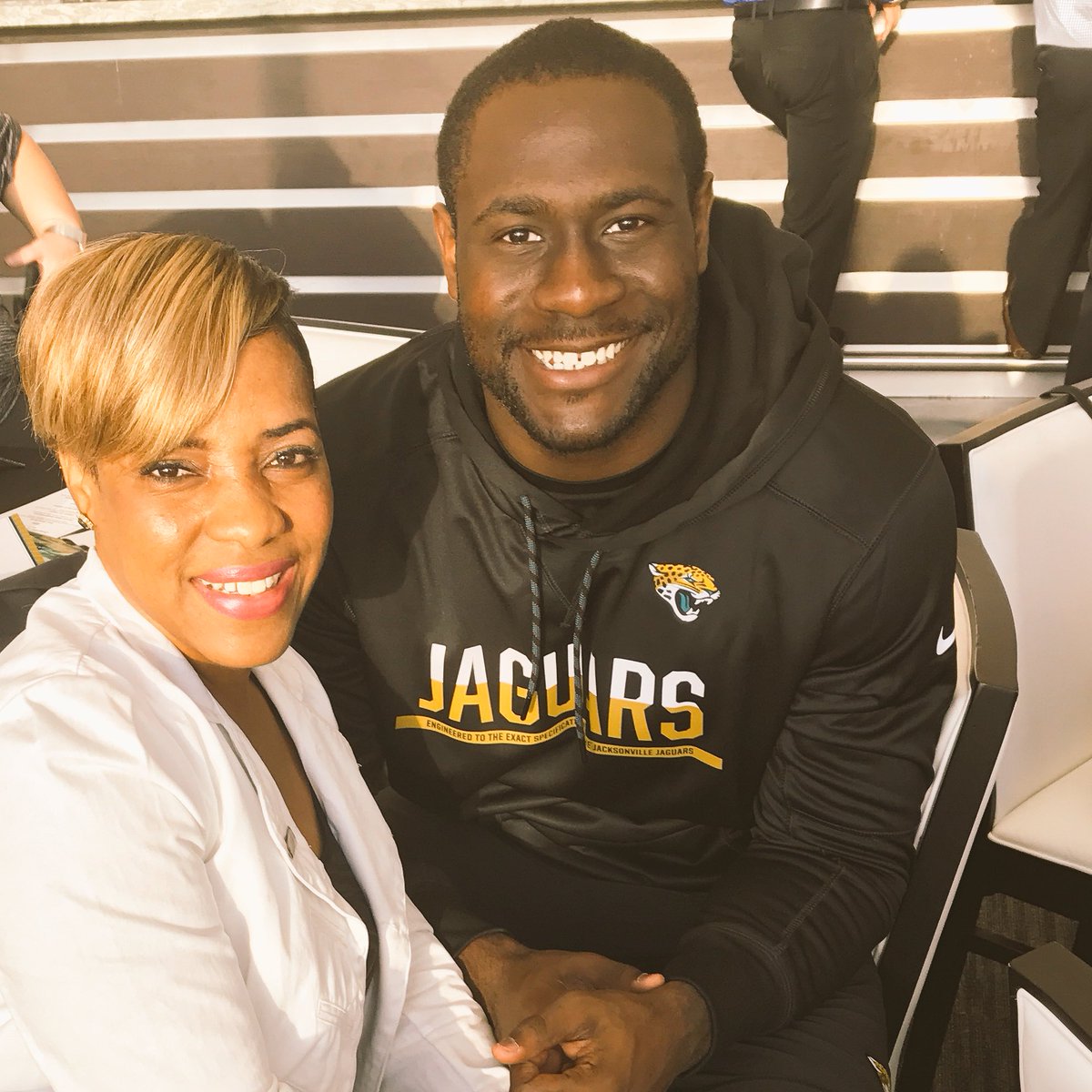 4️⃣🔟JagLady tweet media