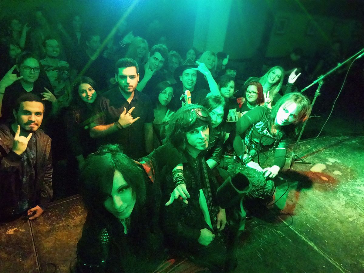 ESCRAINofficial's tweet photo. Obrigado á todos pela presença! Thank you for coming! (13.05.2017 ESCRAIN Debut Live) https://t.co/ivLqqeK0lR