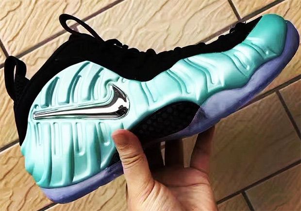 SneakerNews's tweet photo. Foams and basketball shorts all Summer
https://t.co/XKEW903SYA https://t.co/Erw0viO8Uy