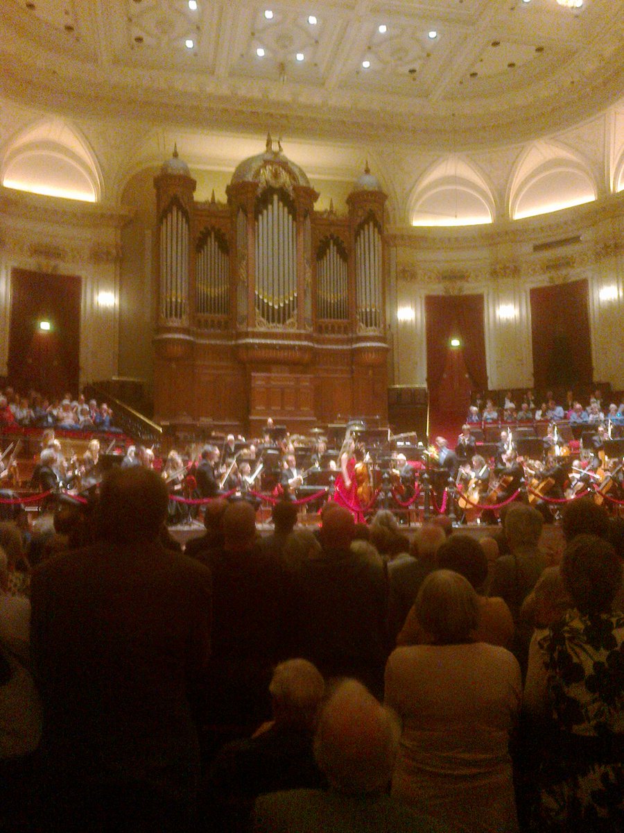 Joshinadam's tweet photo. #Alisa #Weilerstein met #Dmitri #Sjostakovitsj #Celloconcert nr.1 in Es, op. 107 (1959) #Concertgebouw 13 mei 2017 https://t.co/dQaAHh4vBv https://t.co/vcOWfqUuTt