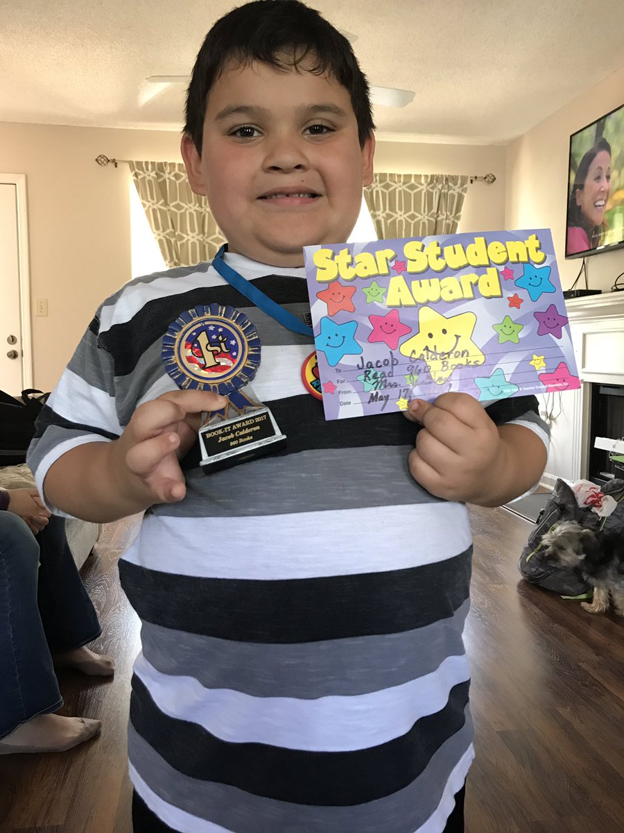 CalderonDella's tweet photo. So proud of Jacob!!! He read 960 books!! 1st place in his class!! Watch out 2nd grade. @JE_WoodardEle https://t.co/CvCWyW4tIr