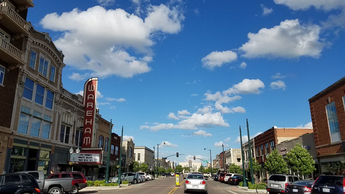 TravelWithSara's tweet photo. Blown away by The Little Apple in @VisitMHK #noplacelikeks #kansasroadtrip https://t.co/BcpDjBCXbl