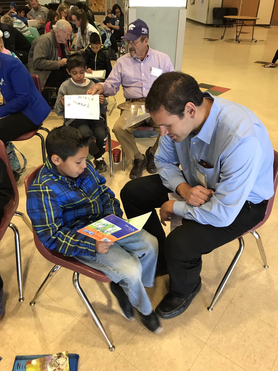 alysesclamado's tweet photo. Thanks Mr. Rivera for reading with our First Graders at their Reading Recovery celebration! You rock 1st Grade! https://t.co/HQvxe5a7M7