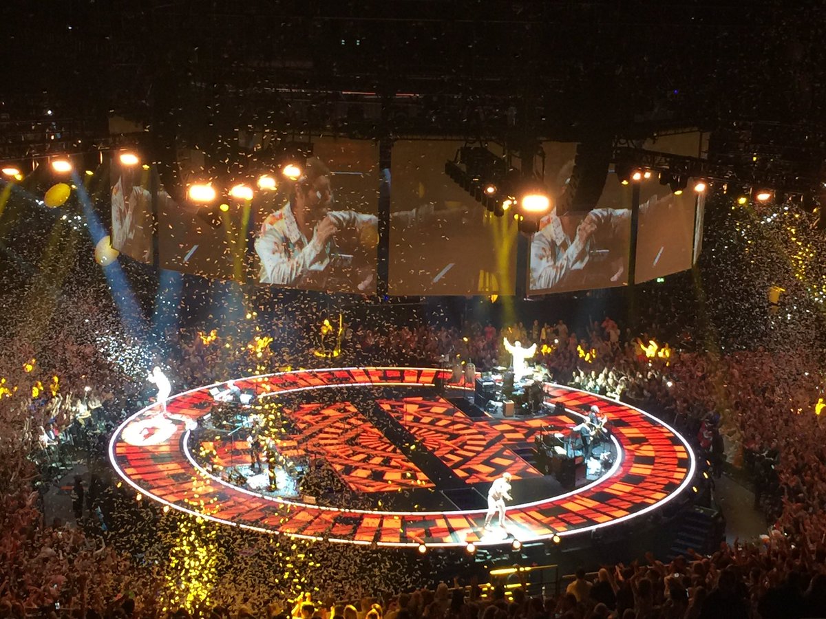 ClaireLGTweets's tweet image. Night #wonderlanders .... one more sleep to Manchester ... get ready for it .... @GaryBarlow @OfficialMarkO @HowardDonald