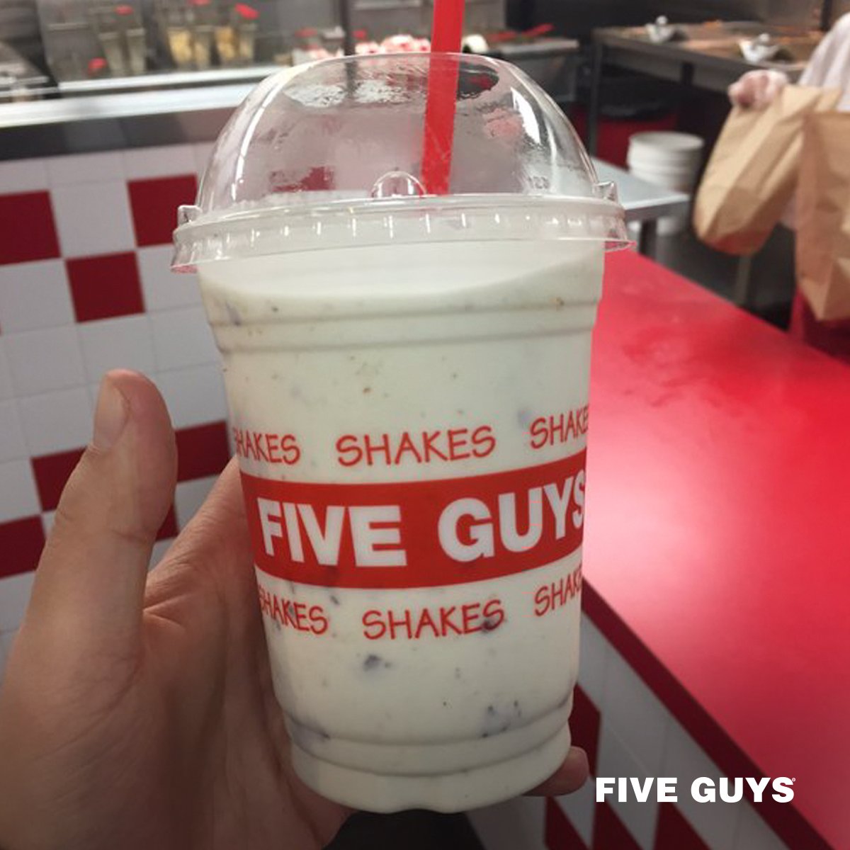Condiments at Five Guys in UK include malt vinegar r/mildlyinteresting