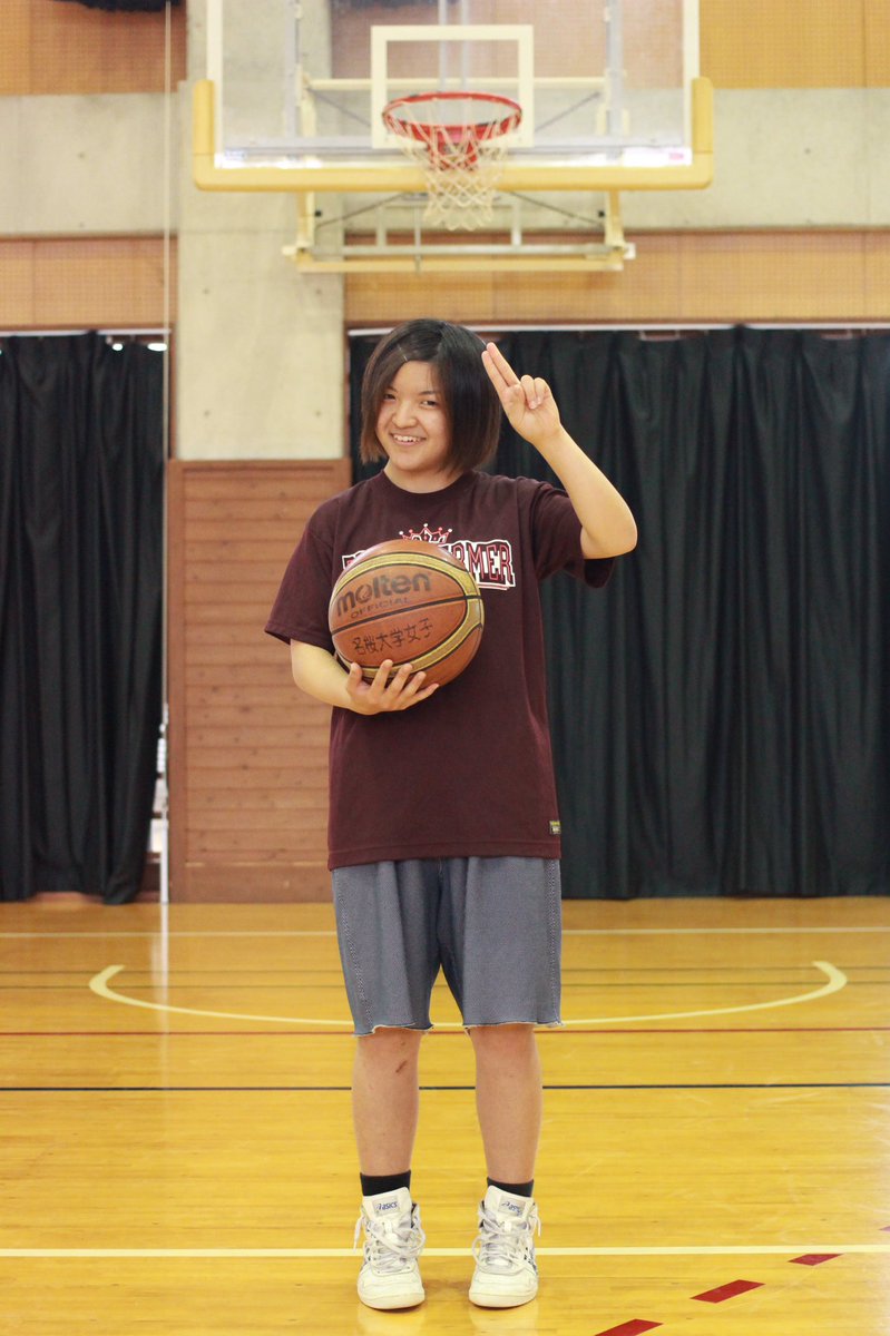 名桜大学女子バスケットボール部 Twitterren 3人目 名前 林真琴 目標 走り負けない体力をつける ポジション ポイントガード Pg
