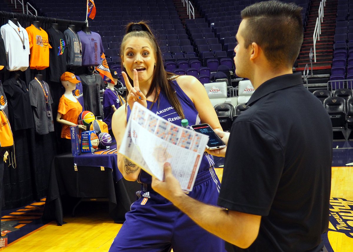 PickandRollAU's tweet photo. Cayla George enjoying life with the Mercury
#AussieHoops #WNBA17 https://t.co/jUwgeSc7XE