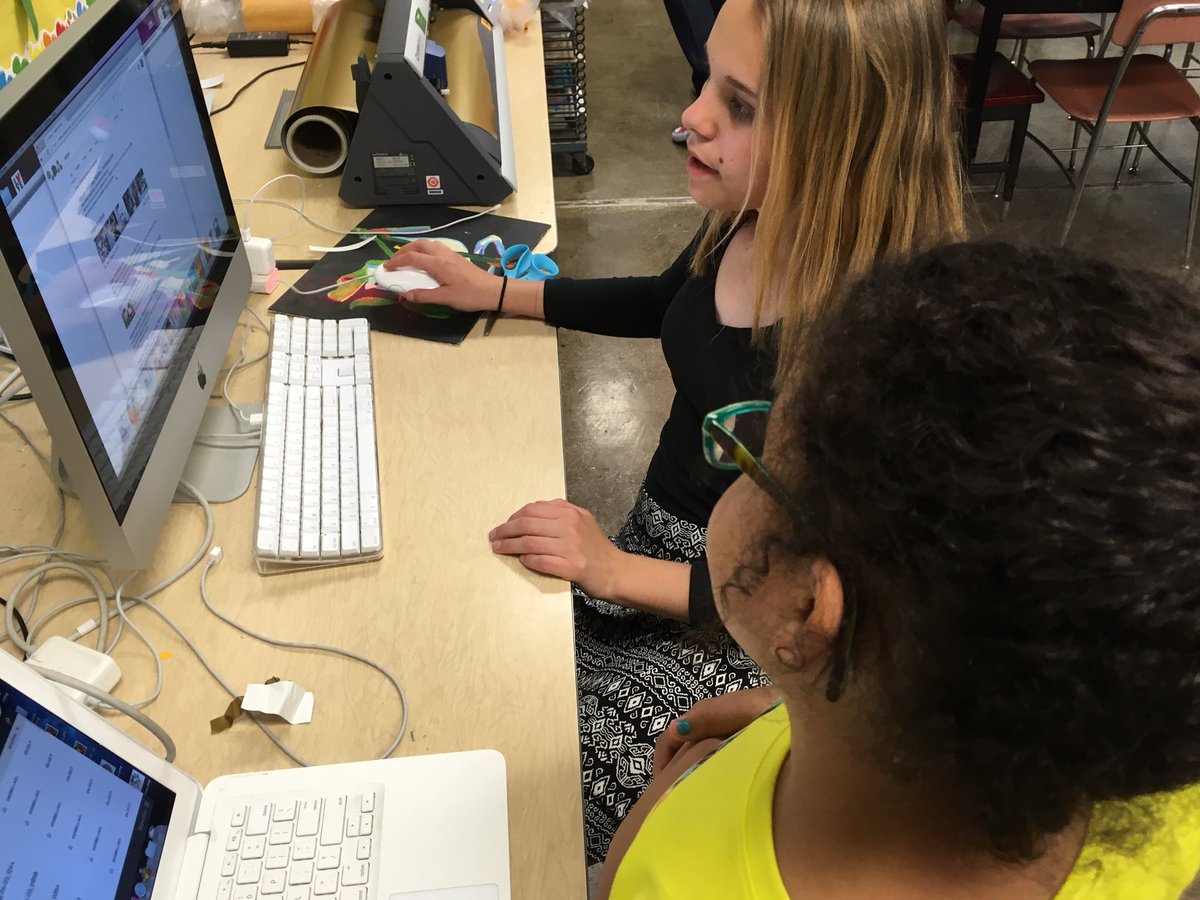 EFHSroom118's tweet photo. #RemakeLearningNight was awesome at EFMS! Only made possible by our awesome students! https://t.co/QRdo4qOmHL