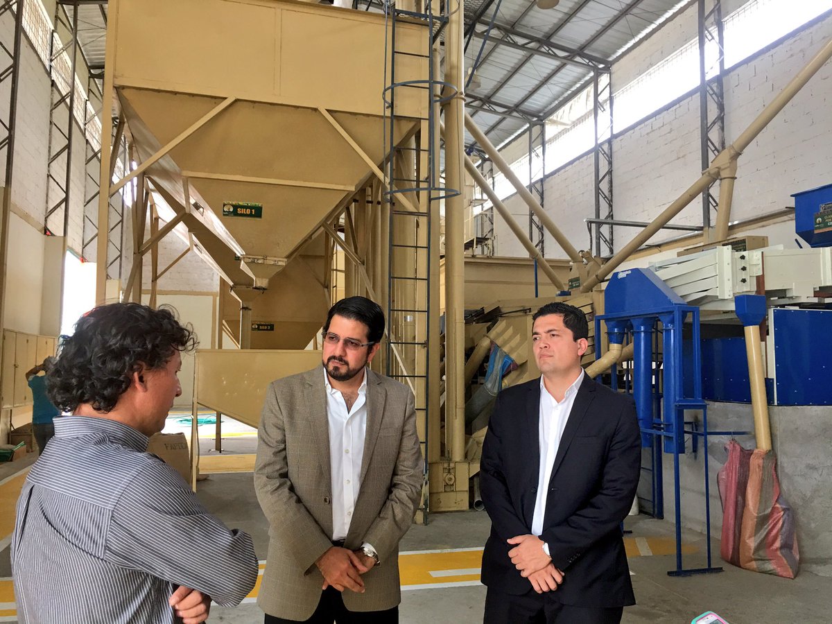 VicheTorres79's tweet photo. #Fapecafes recibió un aporte de @IndustriasEc de USD$521 220,73 para la adquisición de maquinaria para la producción de cafés especiales 2/2 https://t.co/VnIhP6e4Hx
